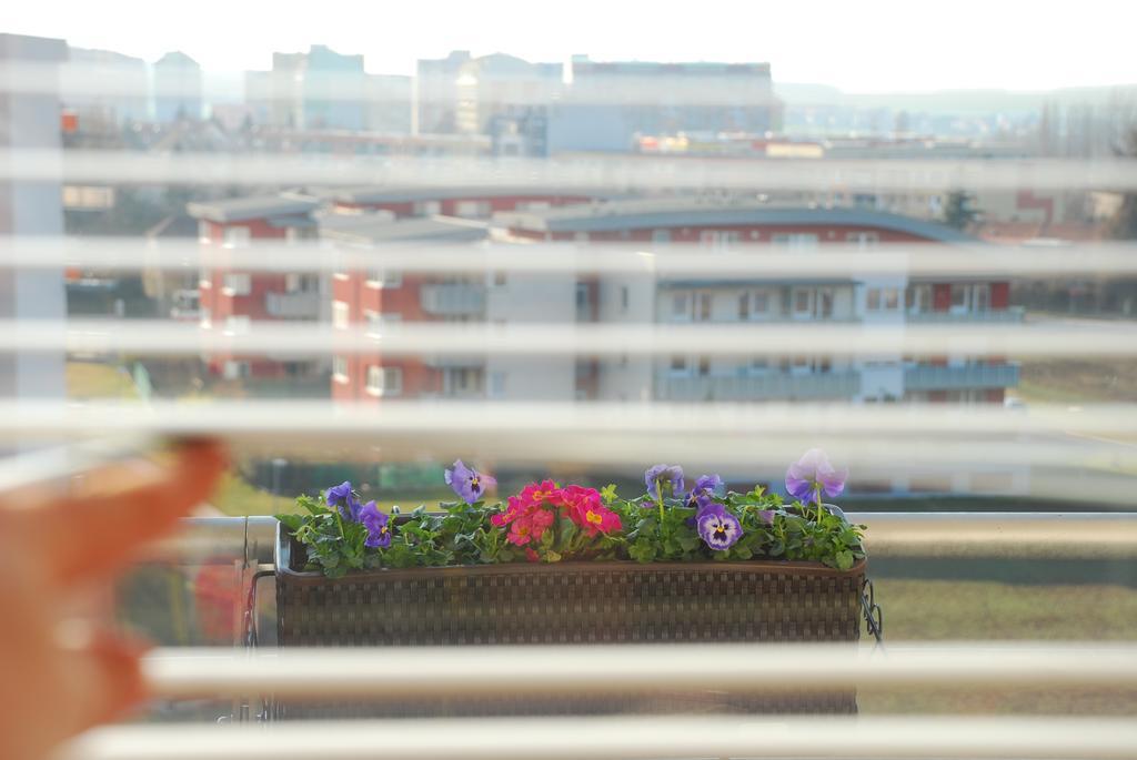A Nice Place To Stay Apartments Prag Exteriör bild