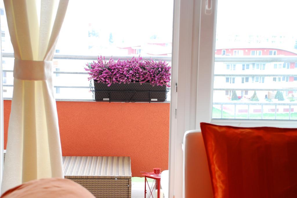 A Nice Place To Stay Apartments Prag Exteriör bild